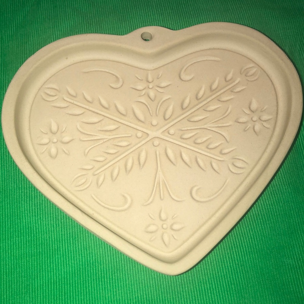 Pampered chef  heart shaped clay mold